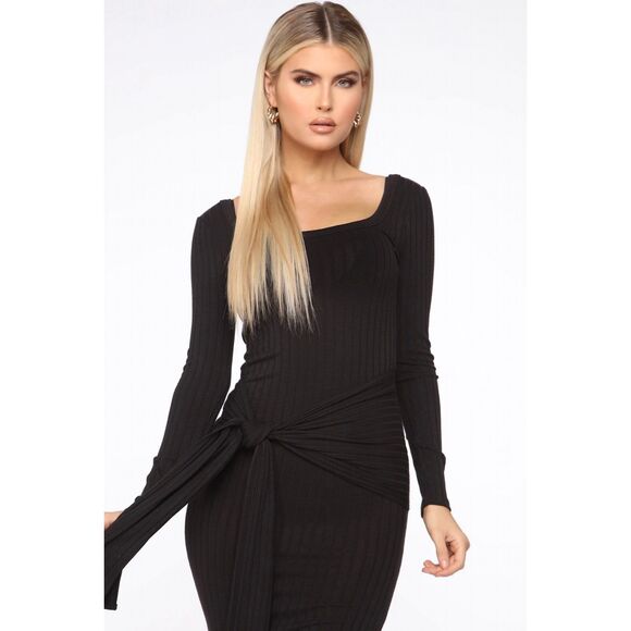 Fashion Nova Share The New Norm Maxi Dre - Picture 3 of 12